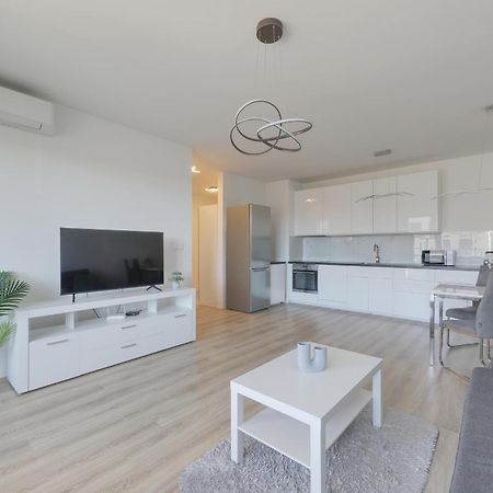 Bazova Apartment With Free Parking Bratislava Eksteriør bilde