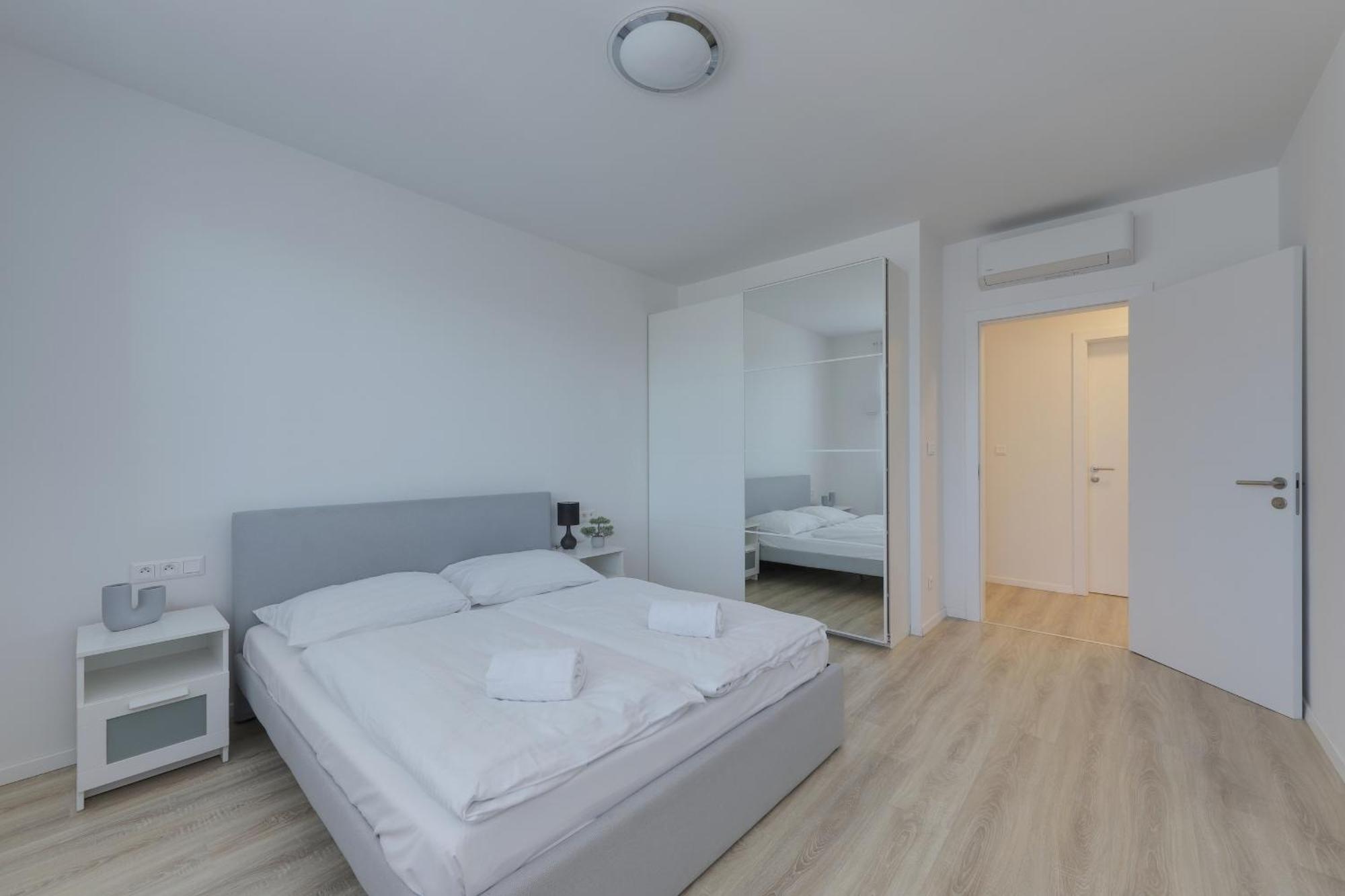 Bazova Apartment With Free Parking Bratislava Eksteriør bilde